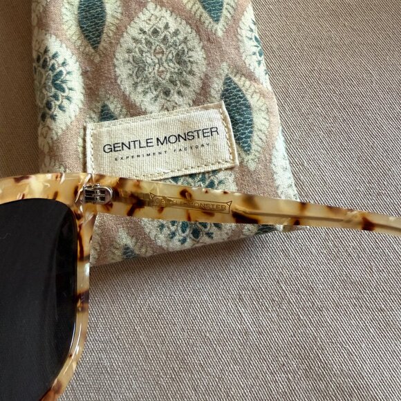 Gentle Monster Sunglasses - Picture 3 of 4